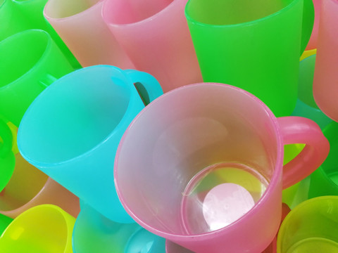 彩色塑料杯