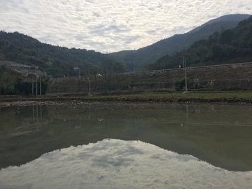 水天湖 