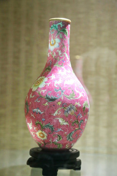 红地花纹玉壶春瓷瓶