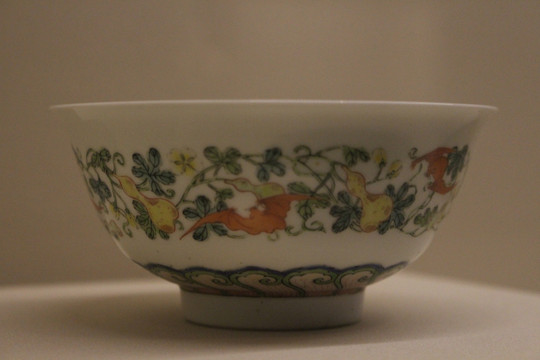 彩绘陶瓷碗