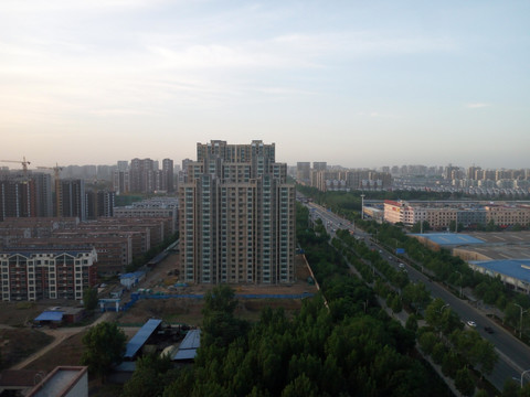 夕阳下的小镇