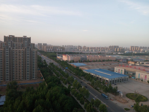 夕阳下的小镇
