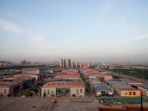 夕阳下的小镇