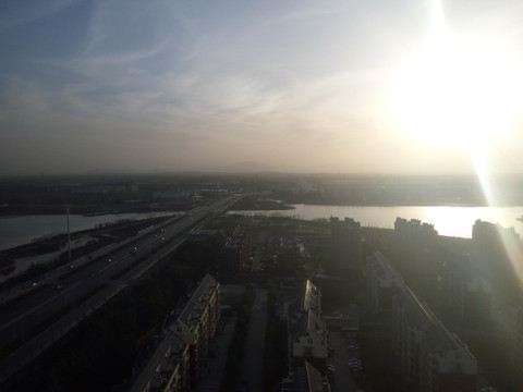 夕阳下的城市
