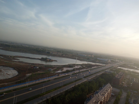 夕阳下的城市