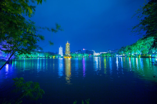 桂林日月双塔广西旅游夜景