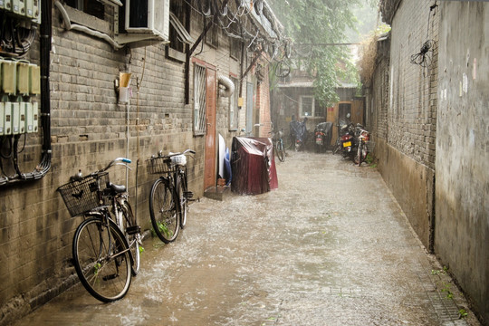 老北京胡同雨景