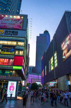 城市商业中心夜景