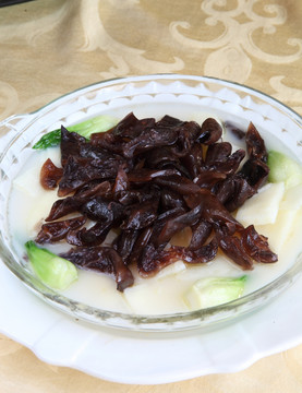木耳豆腐汤