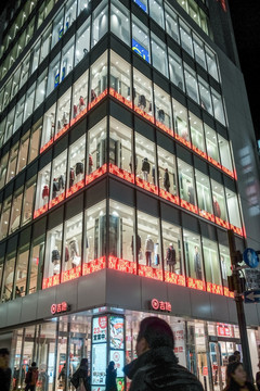 日本服装店建筑外观