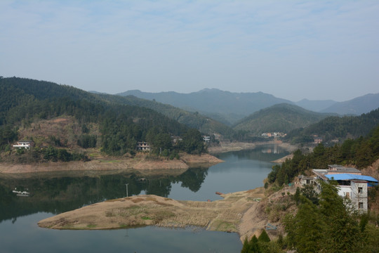 水岸