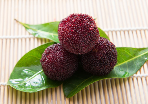 新鲜杨梅