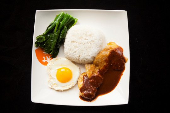 黑椒鸡扒饭