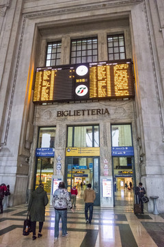 米兰中央火车站