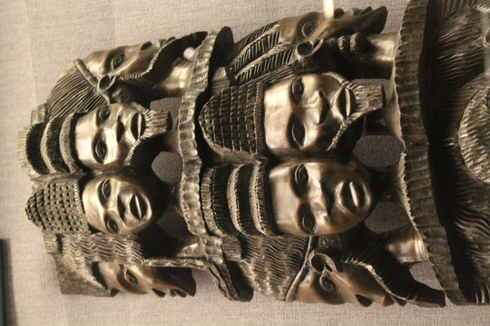 非洲黑女木雕