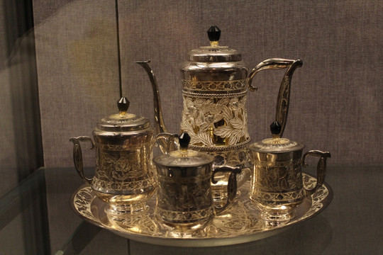 银质咖啡壶具