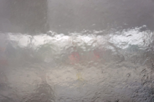 车窗玻璃 淋水 水纹