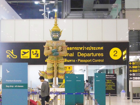 曼谷机场神像