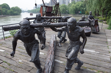 运河码头工人雕塑