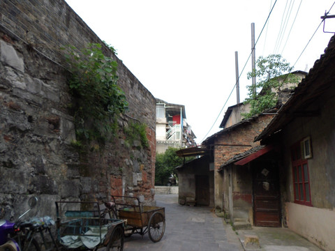 老城墙边巷子
