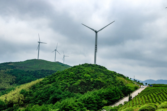 白岩山风车公路