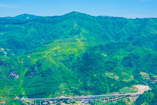 青山 高速路