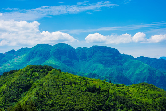 崇山峻岭