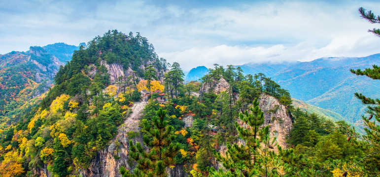 甘肃天水石门南峰