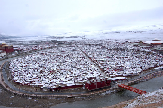 亚青寺 雪霁图