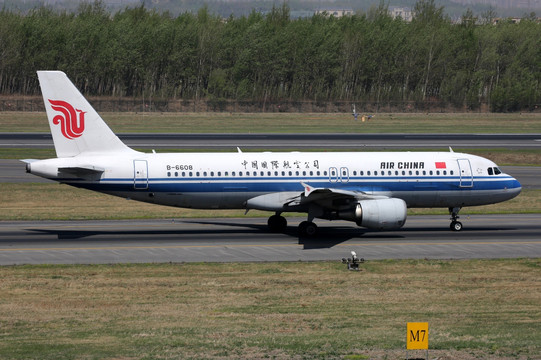 中国国际航空 飞机滑行