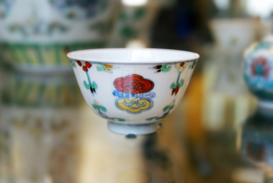 大明 成化 斗彩 鸡缸杯 茶具