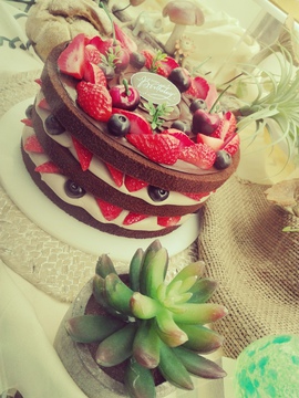 精美的水果巧克力蛋糕摄影