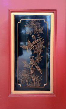 中式黑底金漆彩绘花