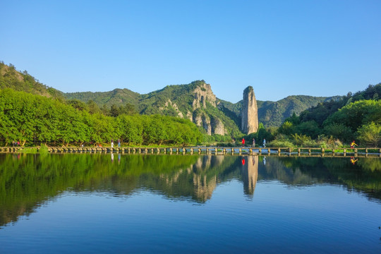鼎湖峰