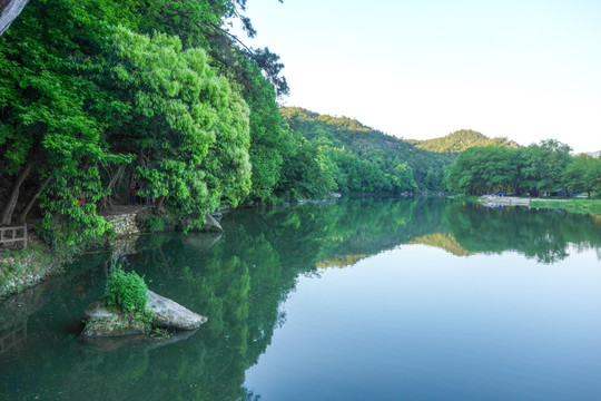 鼎湖峰