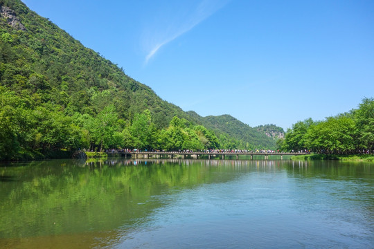 鼎湖峰