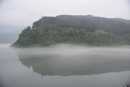 迷雾山