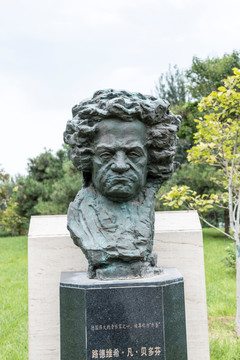 贝多芬头像雕塑