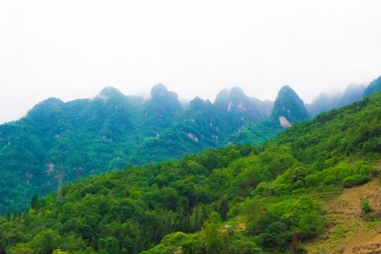 山峰林立 山地