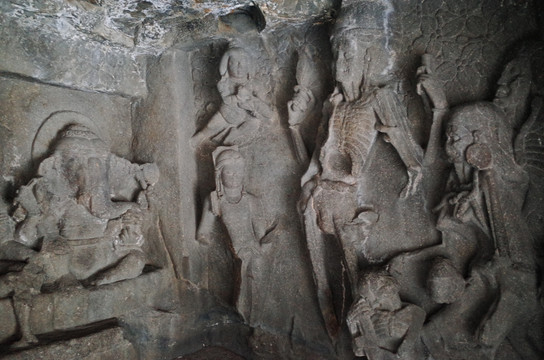 印度埃洛拉石窟内部雕刻神话故事