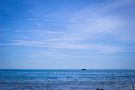 蓝天白云海洋沙滩