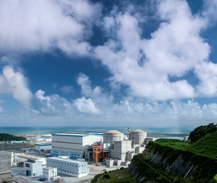 新能源 核电站 蓝天白云 环保