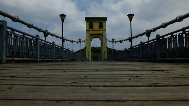 科玛小镇吊桥