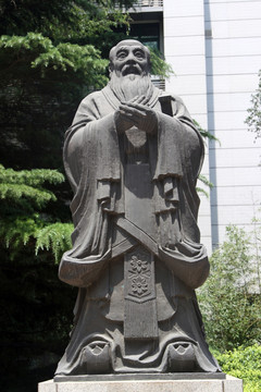 孔子雕像