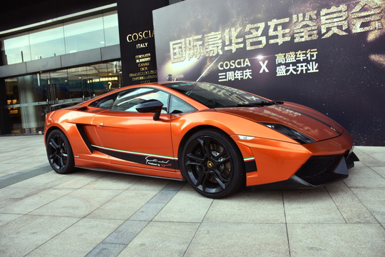 跑车