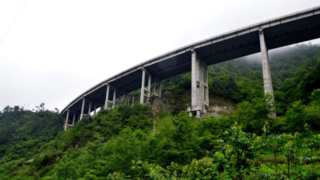 雅西高速公路