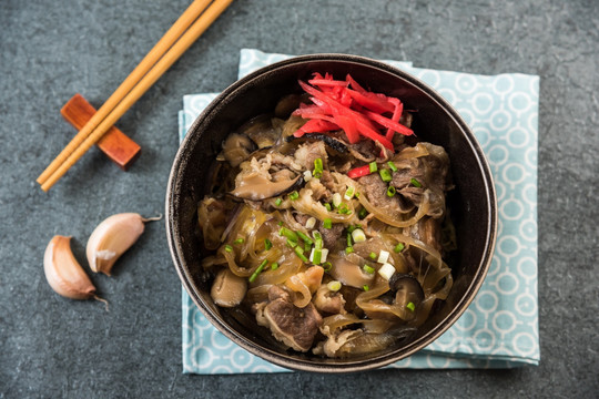 牛肉丼饭