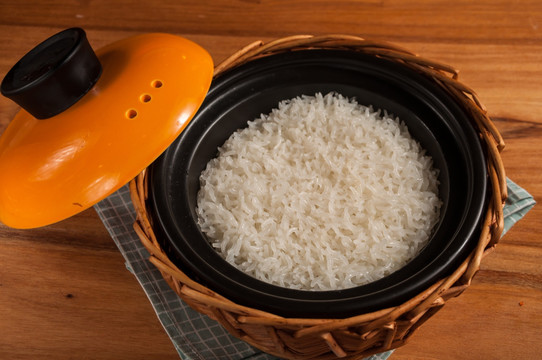 砂锅蒸米饭