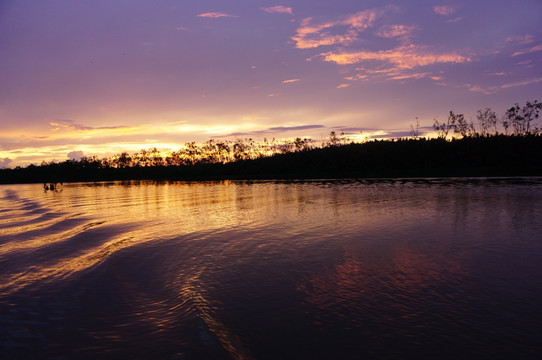 湖景夕阳