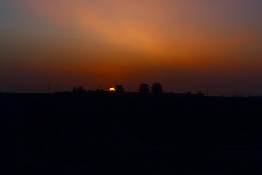 嘉峪关朝阳夕阳